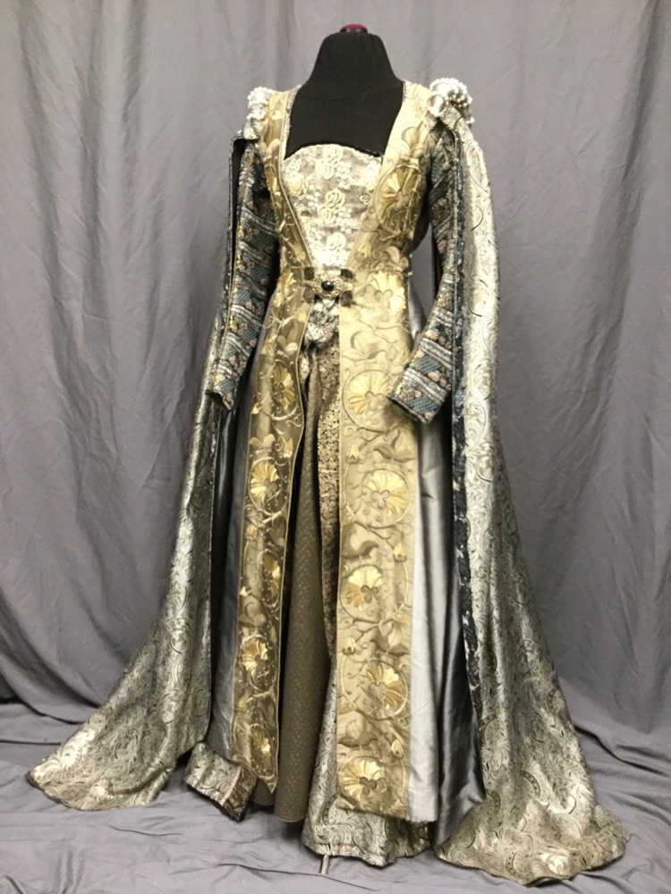4 piece gown